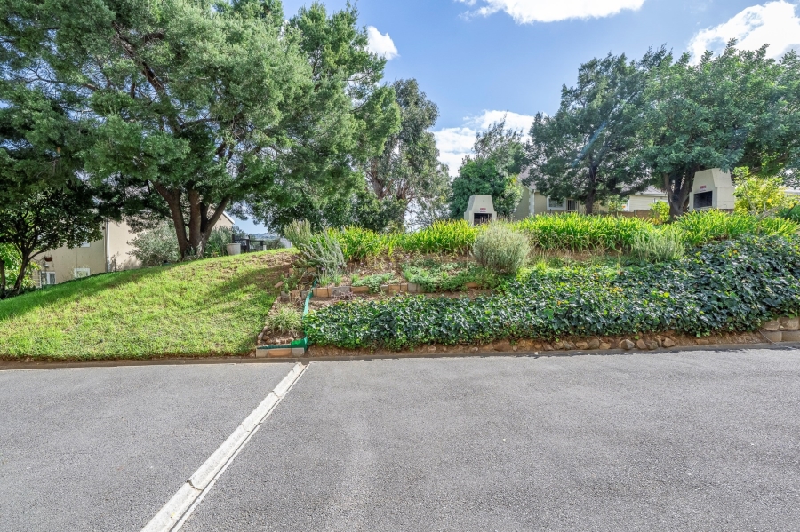 To Let 2 Bedroom Property for Rent in Bloemhof Western Cape
